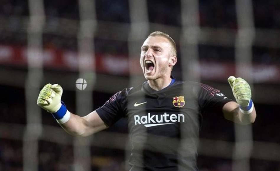 Jasper Cillessen - El portero holandés está buscando salir del FC Barcelona por falta de minutos. Y ya tiene varios pretendientes en el mercado de fichajes. Benfica, Porto, Valencia y el último en sumarse es el Manchester United.