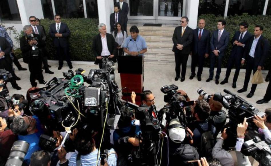 El ex mandatario reiteró que había sido víctima de un golpe de Estado y prometió que regresará reforzado a Bolivia.