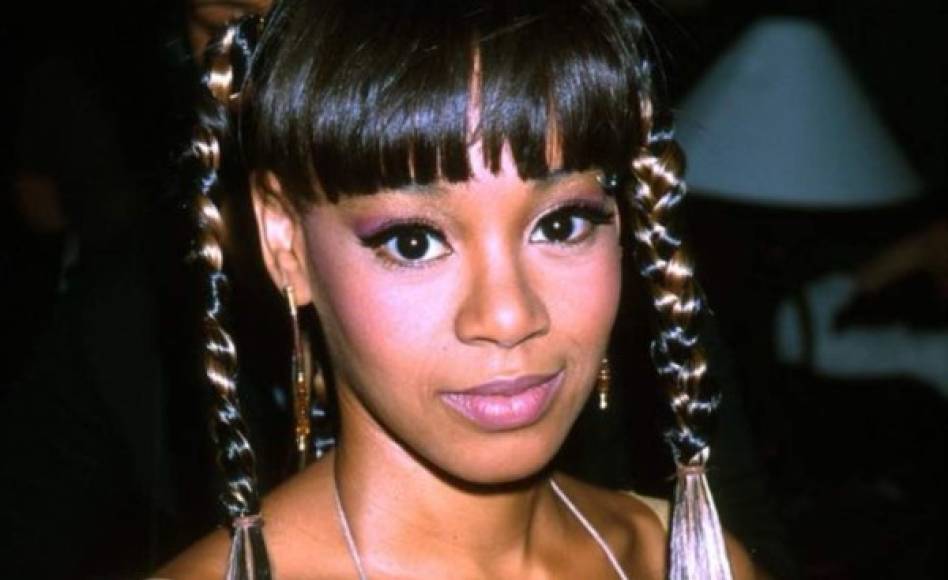 La famosa vocalista del grupo R&B de los noventa, Lisa Lopes cumple 19 años de su muerte, recordada por su gran energía y excelentes rimas. <br/>