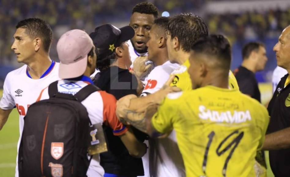 La molestia era evidente en Pedro Troglio tras el final del partido.