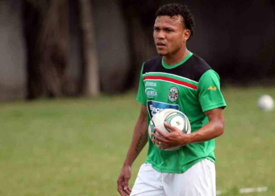 Luego de anunciar su adiós del fútbol profesional, el exjugador hondureño Emil Martínez inauguró un complejo deportivo y restaurante en San Pedro Sula.