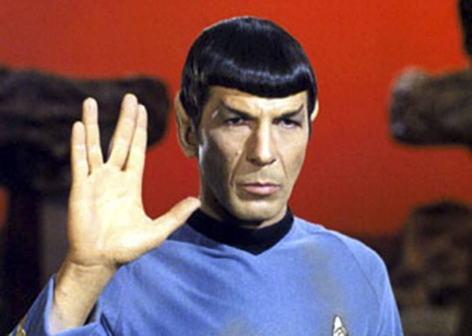 Leonard Simon Nimoy fue un actor, director, poeta y fotógrafo conocido por su papel de Sr. Spock en Star Trek. Murió debido a una causa pulmonar el 27 de febrero de 2015, Bel-Air, Los Ángeles. interpretó el rol de Spock por última vez en la película de 2013 “Star Trek: En la Oscuridad” <br/>