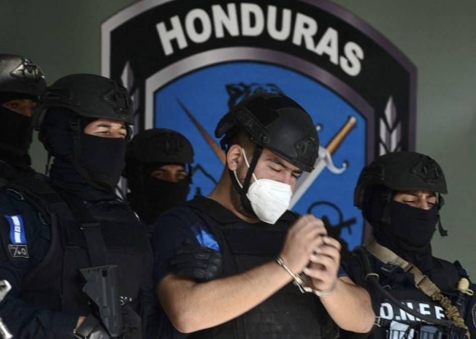 La justicia de Honduras inició este domingo el proceso contra un hondureño solicitado en extradición por narcotráfico en Estados Unidos, mientras el presidente Juan Orlando Hernández promete continuar la lucha antidrogas tras ser señalado de participar en el tráfico de cocaína a territorio estadounidense. AFP