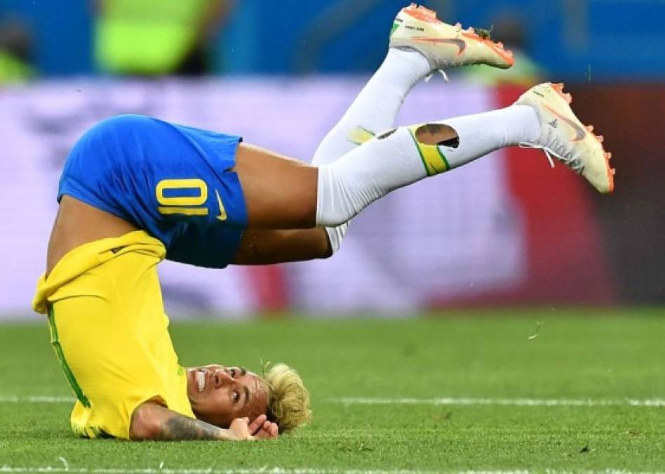 Esta imagen refleja lo que fue el juego de Neymar y Brasil ante Suiza.
