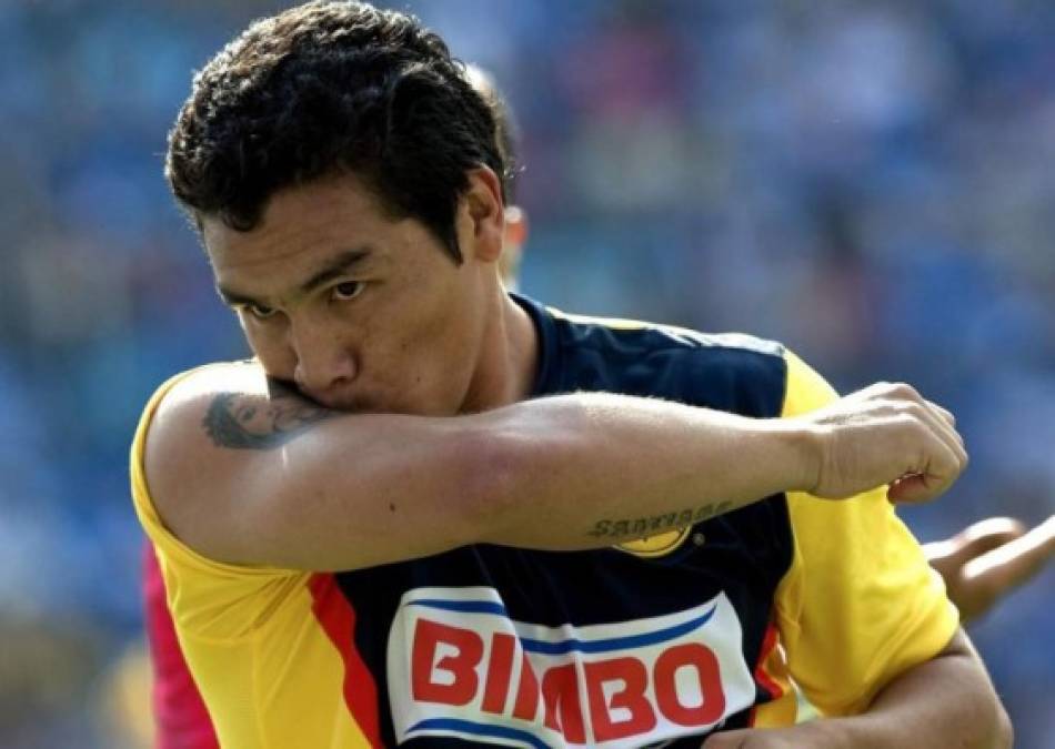 El paraguayo Salvador Cabañas logró sobrevivir tras el atentado y se ha convertido en un ejemplo de superación. Hoy su vida ha cambiado por completo y siempre es recordado por sus grandes actuaciones en la cancha.