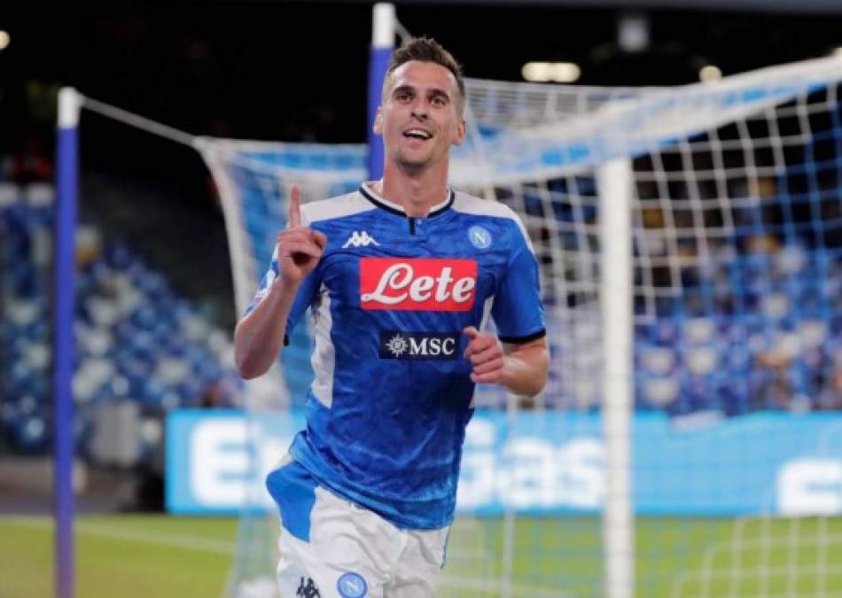 La Gazzeta Dello Sport asegura que el delantero polaco Arkadiusz Milik podría recalar en Inglaterra después de que su pase a la Roma se haya frenado porque Edin Dzeko ya no se irá a la Juventus. Tottenham, Fulham y Newcastle son los clubes que han preguntado por su situación. El Valencia en España también lo quiere.