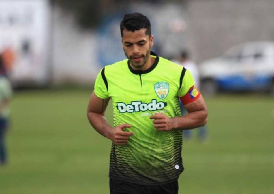 Nelson Muñoz: El defensor y capitán del Real de Minas firmó su renovación con el club minero.
