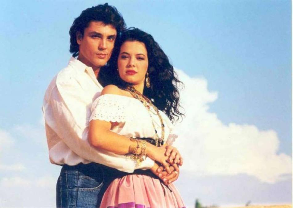 El bello rostro y el talento de la actriz Coraima Torres en su papel como Kassandra enamoró a millones de personas alrededor del mundo en 1992. <br/>Han pasando 25 años de este melodrama y la actriz luce así.