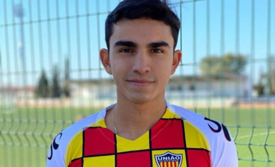 Carlos Estrada: Joven promesa hondureña de 18 años de edad que ha firmado contrato con el club CF Uniao Serpense de la cuarta división de Portugal. El catracho llegó a un acuerdo con el cuadro luso.