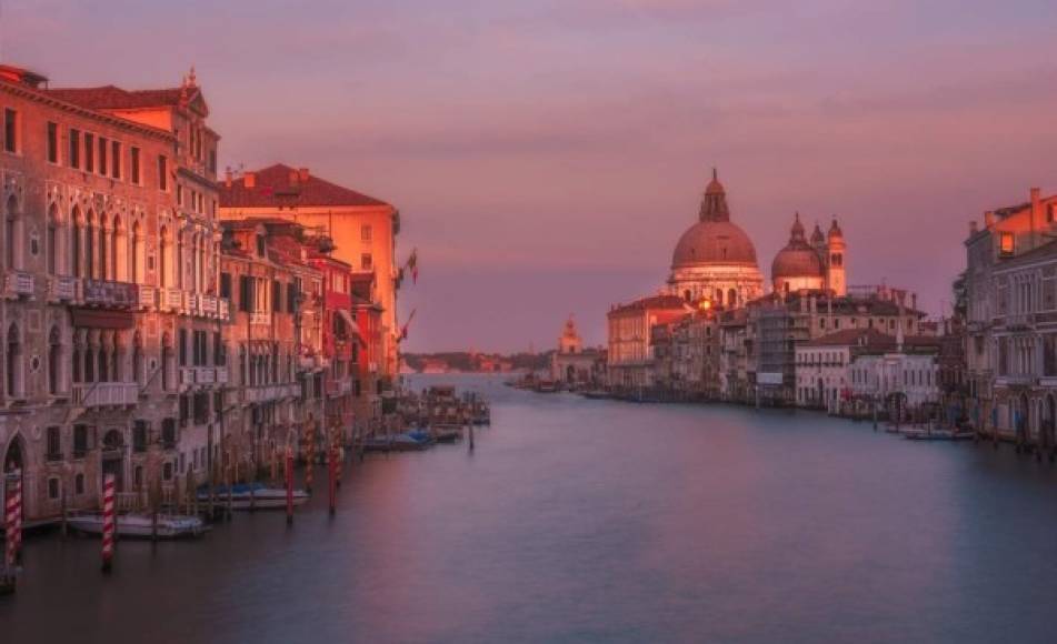 Venecia canceló su tradicional carnaval a finales de febrero como medida de prevención para evitar nuevos contagios.