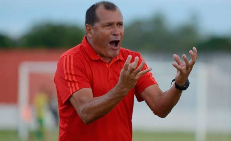 Wilmer Cruz: El entrenador suena para volver a dirigir en la Liga Nacional de Honduras; el Platense lo quiere desde hace varias temporadas atrás.