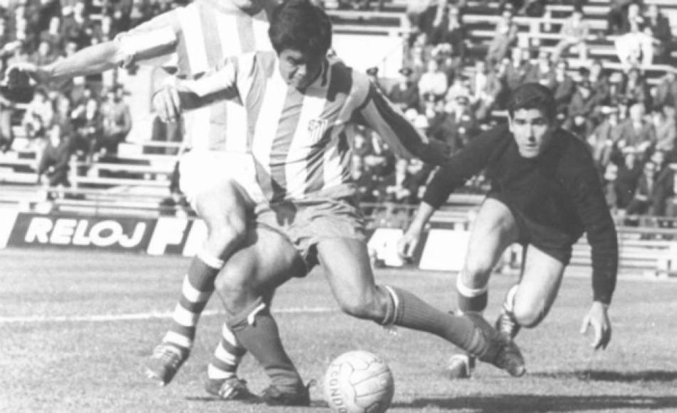 El futbolista catracho lo hizo con los colores del Atlético de Madrid y fue el primer hondureño en convertir en la máxima competencia. Su víctima fue el Malmo de Suecia. 