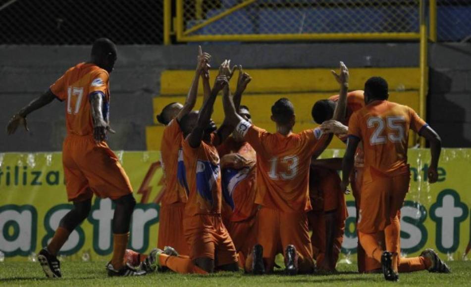 UPN: El equipo universitario ha decidido jugar seis partidos de local en la próxima campaña en Choluteca . Además pretenden reforzarse con al menos 5 jugadores, quieren algunos jugadores del Marathón que no han tenido mucha participación.