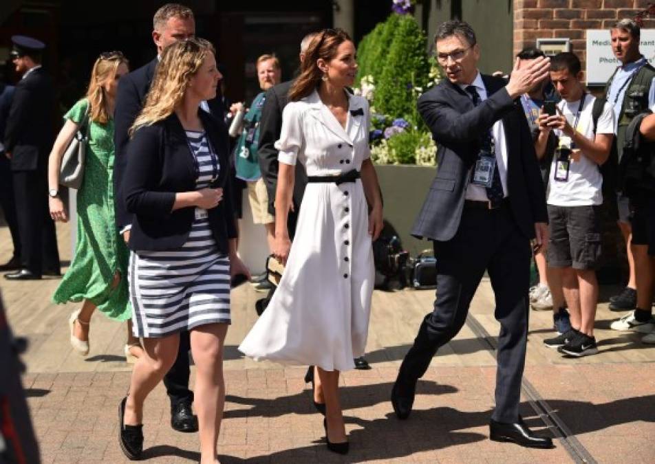 El martes Kate Middleton asistió a Wimbledon para ver el encuentro entre Serena Williams y la italiana Giulia Gatto-Monticone.<br/>