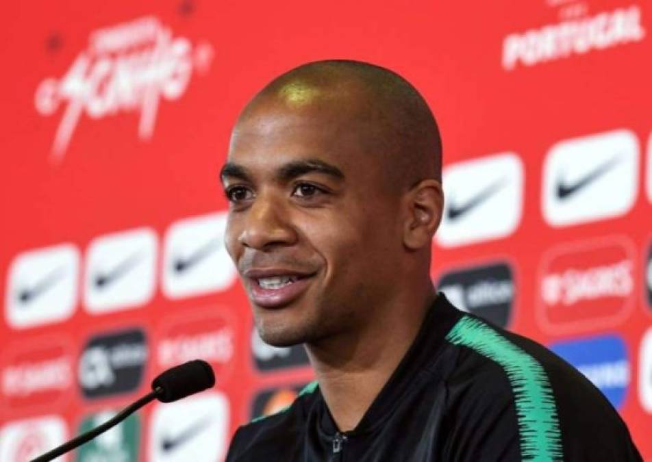 Según Tuttosport, Everton y Leicester Cirty están interesados en fichar a Joao Mario. El centrocampista portugués del Inter de Milan ha sonado para salir a varios clubes de la Premier este verano.