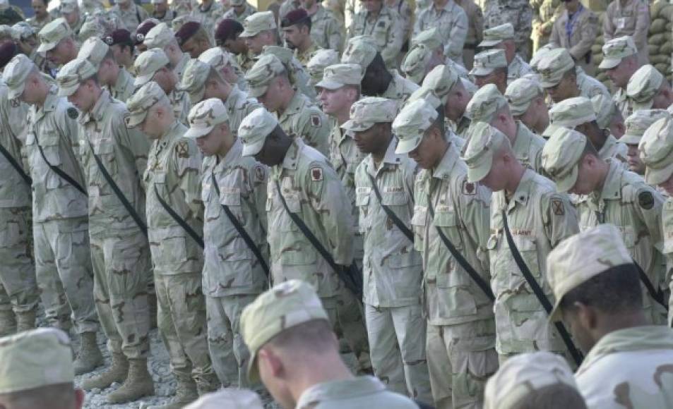 Un alto responsable estadounidense afirmó que Trump había autorizado al Pentágono a desplegar un máximo de 3.900 soldados estadounidenses más, que se sumarían a los 8.400 ya presentes en Afganistán en el marco de una coalición internacional de 13.500 efectivos.