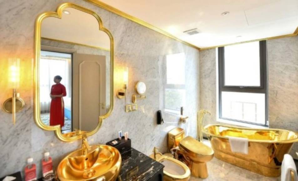 El 'Dolce Hanoi Golden Lake' presume de ser el primer hotel del mundo completamente recubierto de oro.