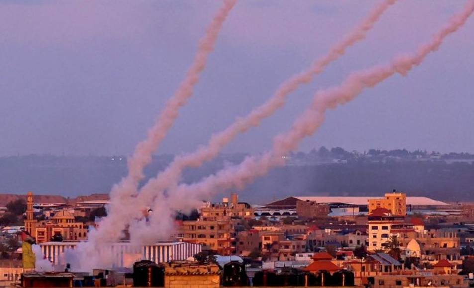 'Nunca ha habido bombardeos de este calibre', aseguró Mad Abed Rabbo, de 39 años, que vive en el oeste de la ciudad de Gaza y dice sentir 'horror, miedo'.