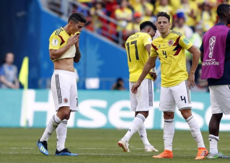 James Rodríguez, triste por la derrota de Colombia ante Japón. Foto EFE
