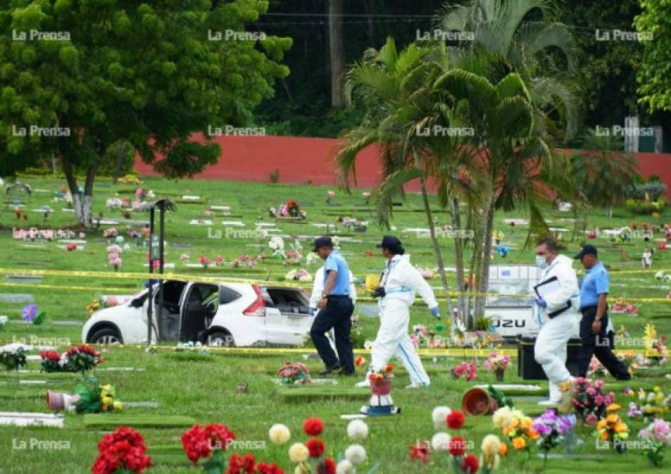 Un subcomisionado de la Policía Nacional detalló que 'este hecho lo perpetraron aproximadamente ocho hombres con indumentaria atípica a la normal y dispararon contra las víctimas que se conducía en una camioneta de color blanca y sin placas'.