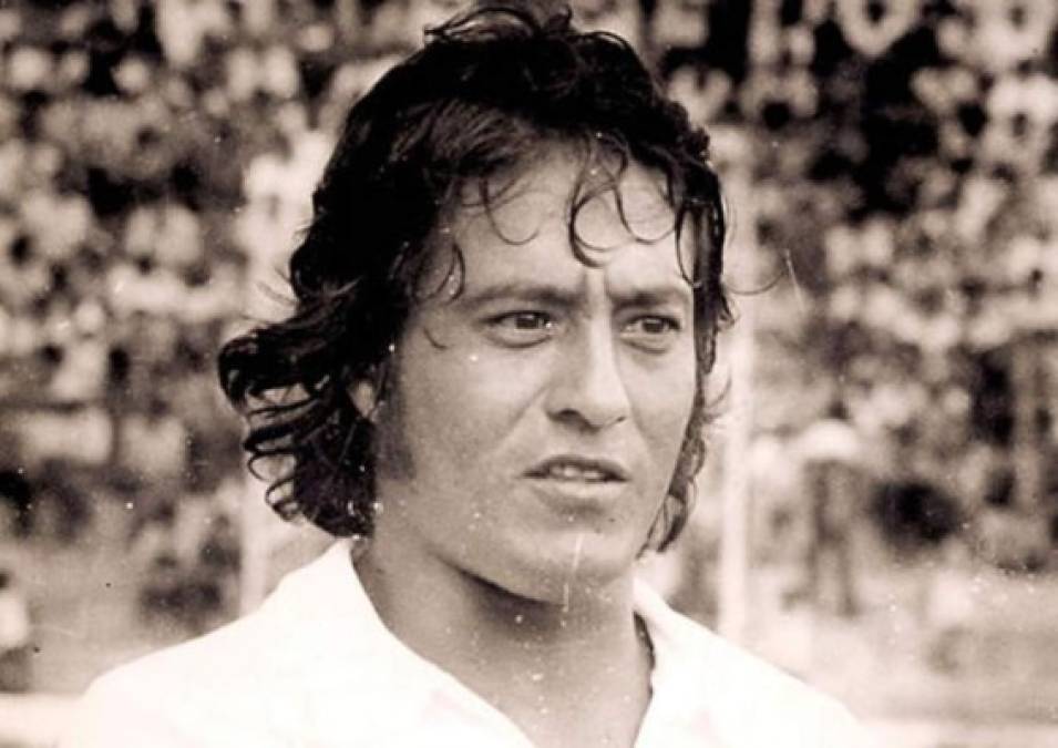 Jorge Urquía en su etapa como jugador en donde fue un goleador temible. Hoy lucha contra el alcohol.