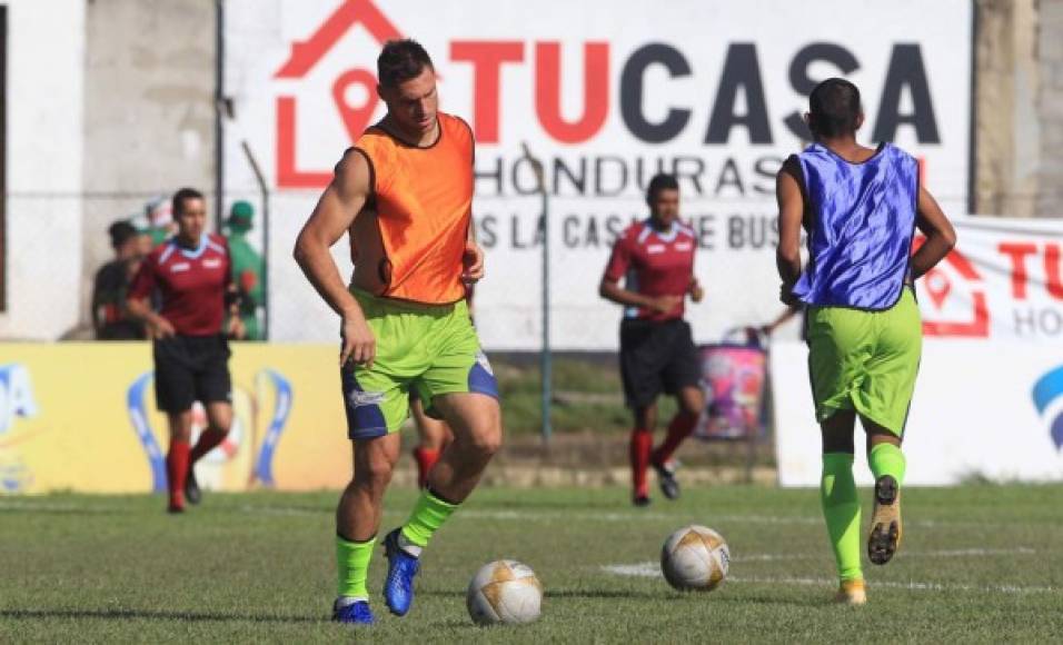 Evgeni Kabaev esperó más de un mes para poder tener su primer partido en la Liga Nacional de Honduras. El delantero ruso debutó por primera vez en el fútbol hondureño.