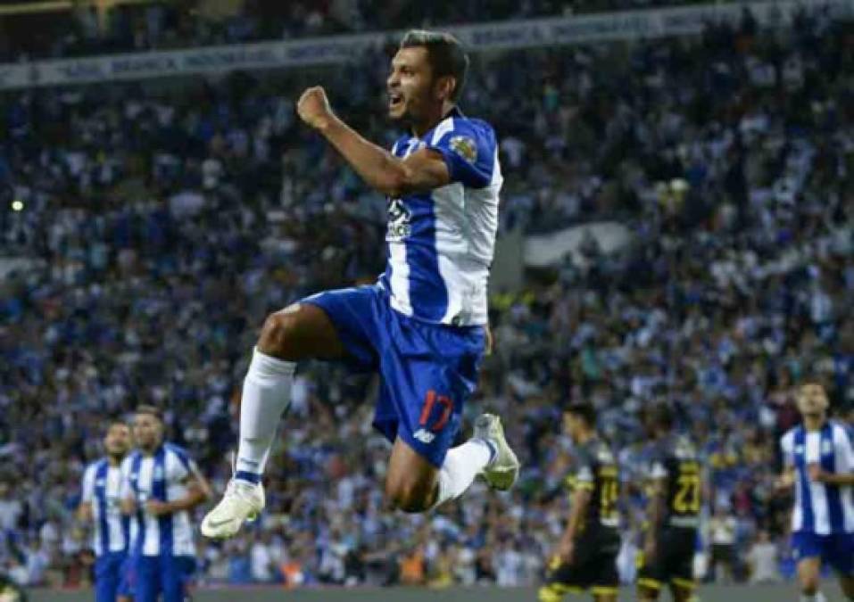 Jesús Manuel Corona: El delantero mexicano milita en el Porto, en la fase de grupos se enfrentarán al Lokomotiv de Moscú, Galatasaray y Shalke 04.