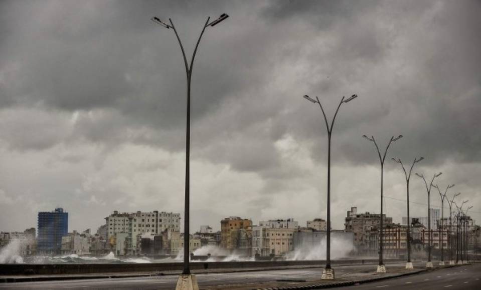 El huracán Irma tocó tierra en Cuba y provocó destrozos.