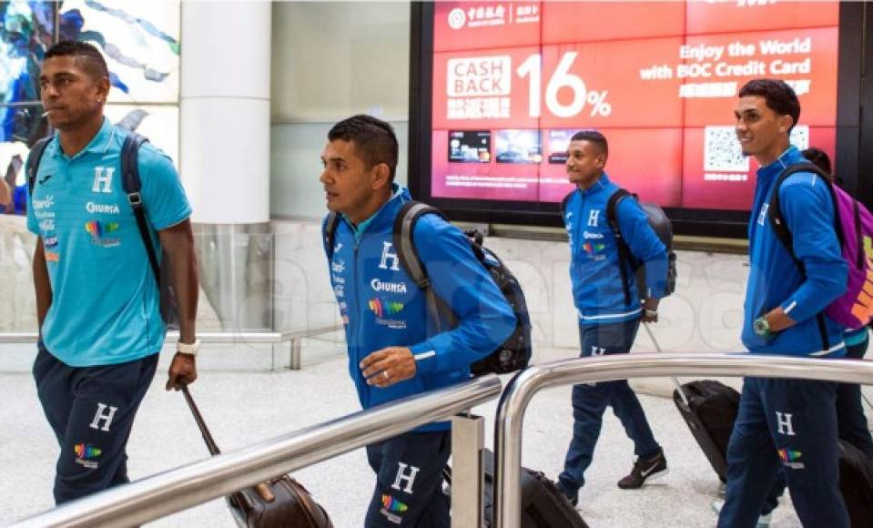 Tras 16 horas de vuelo, los seleccionados hondureños arribaron al Aeropuerto Internacional Kingsford Smith de Sídney.