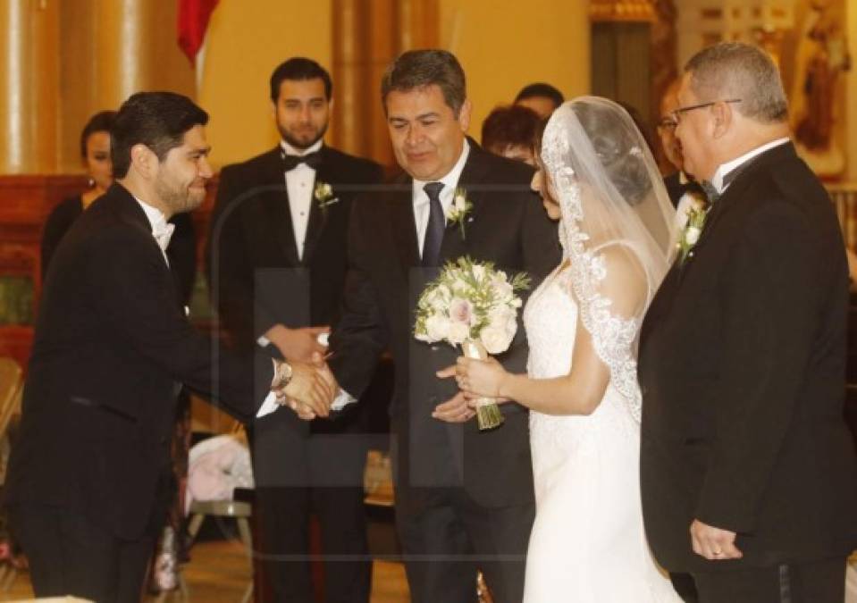 Ivonne y David se casaron después de dos años de noviazgo.