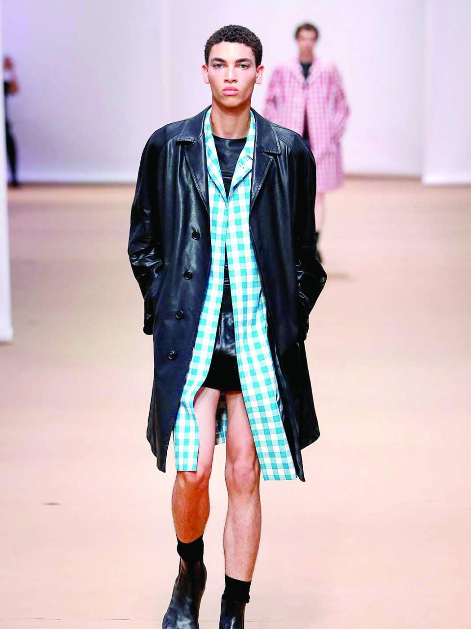 El estampado Vichy lo pueden lucir hombres y mujeres. En las colecciones de moda masculina de Louis Vuitton y Prada para primavera-verano 2023 es protagonista.