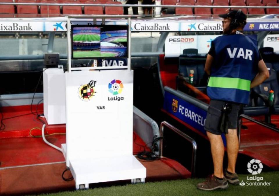 El sistema de videoarbitraje VAR (video assistant referee, árbitro asistente de vídeo) ya está implementado en la Liga Española.