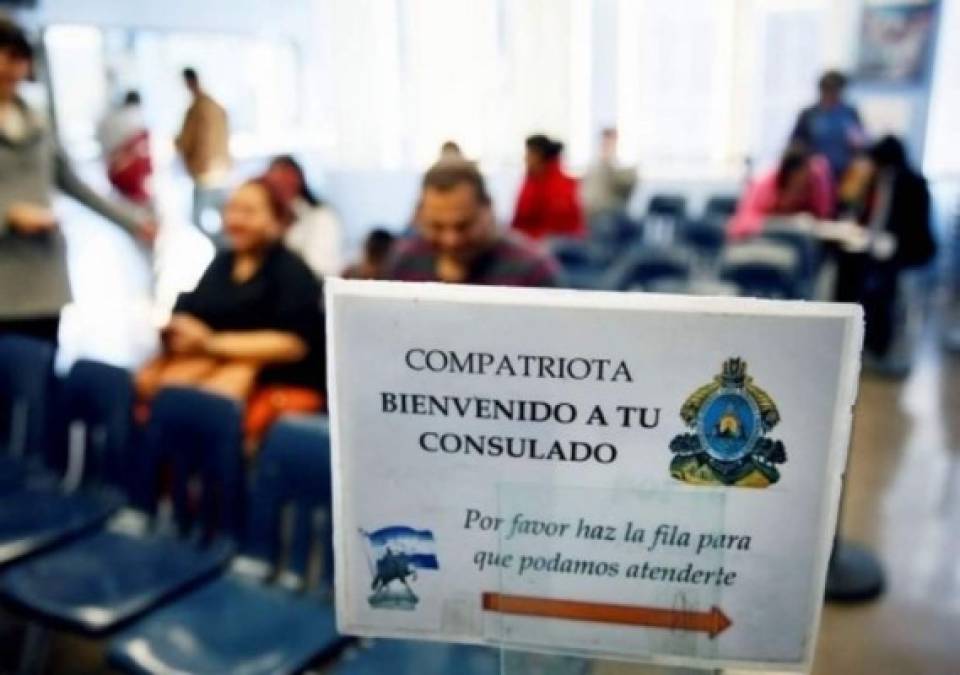 Los hondureños que se encontraban en lista de espera para la emisión de su pasaporte en el consulado de Washington DC, Estados Unidos, ya pueden abocarse a la sección consular de la embajada de Honduras en esa ciudad para reclamar su documento.