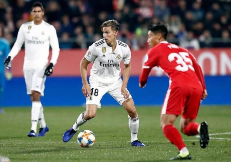 Marcos Llorente: El mediocampista de 24 años de edad no entra en los planes de Zidane para la próxima campaña. Se menciona que el Atlético de Madrid lo quiere.