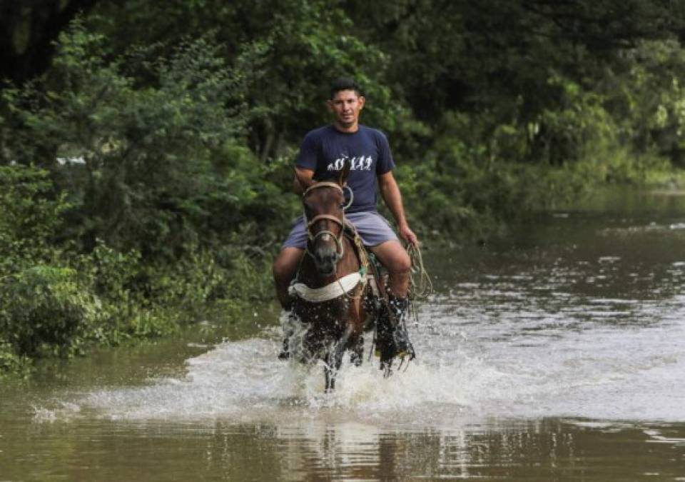 En Nicaragua el fenómeno dejó fuertes inundaciones y estragos en varias zonas de la capital.