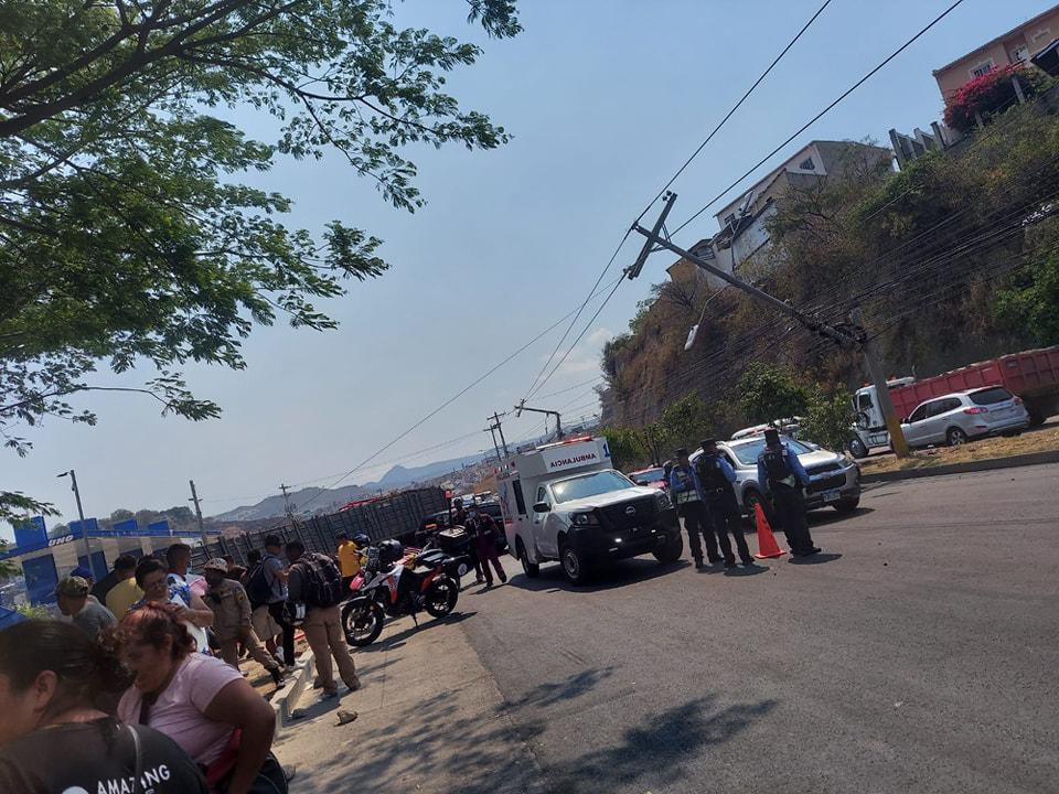 Rastra sin frenos casi provoca tragedia en Tegucigalpa
