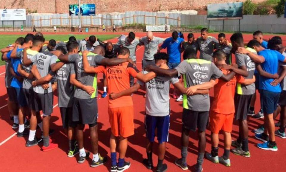 Motagua: El bicampeón de Honduras comenzó este lunes su pretemporada y va en busca del tricampeonato de la Liga Nacional. Hasta el momento solo reportan el fichaje de Óscar Salas, pero han renovado a toda su plantilla.