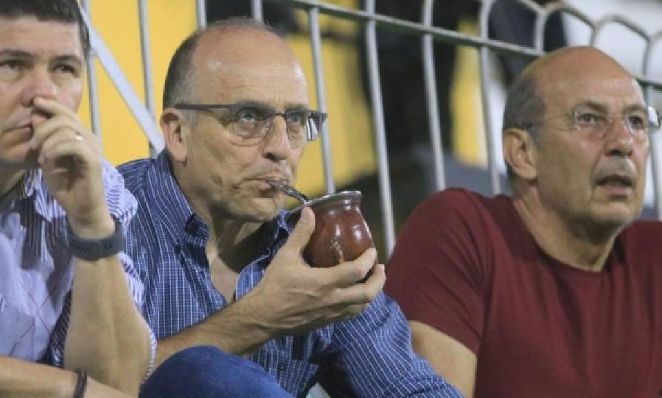 Fabián Coito, entrenador de la Selección de Honduras, estuvo en el estadio Carlos Miranda de Comayagua acompañado por sus asistentes Arnold Cruz y Miguel Falero.