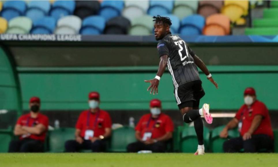 Maxwel Cornet corre a celebrar su gol frente al Manchester City.