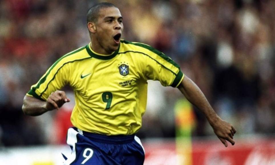 Nº10 Ronaldo Nazario de Lima. 'El Fenómeno' es sin duda alguna uno de los 3 mejores delanteros de todos los tiempos, y siempre ha sido una referencia para Cristiano Ronaldo.