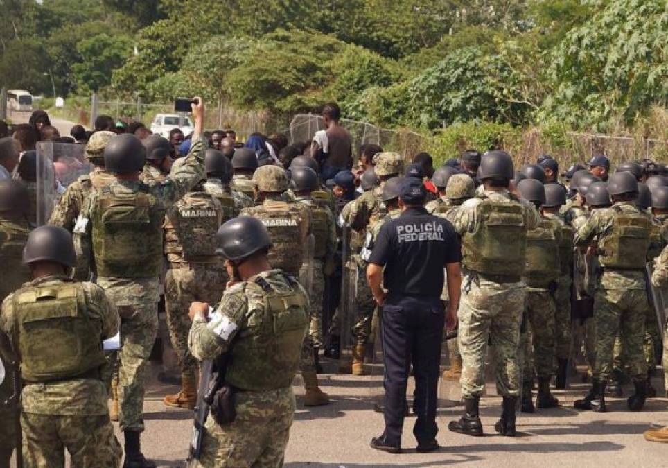 México elevó también la seguridad en su frontera sur con la Guardia Nacional para intentar reducir el flujo migratorio, conforme al acuerdo con Estados Unidos para evitar la aplicación de aranceles a sus productos.