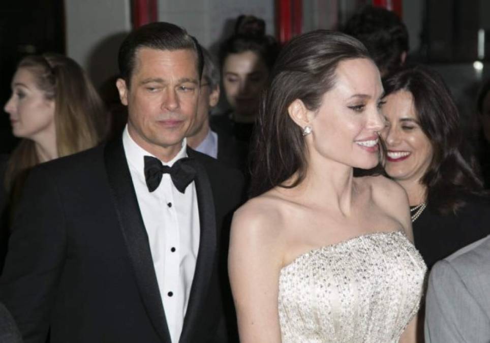 2. Angelina ha solicitado la custodia física de los seis hijos que comparten.