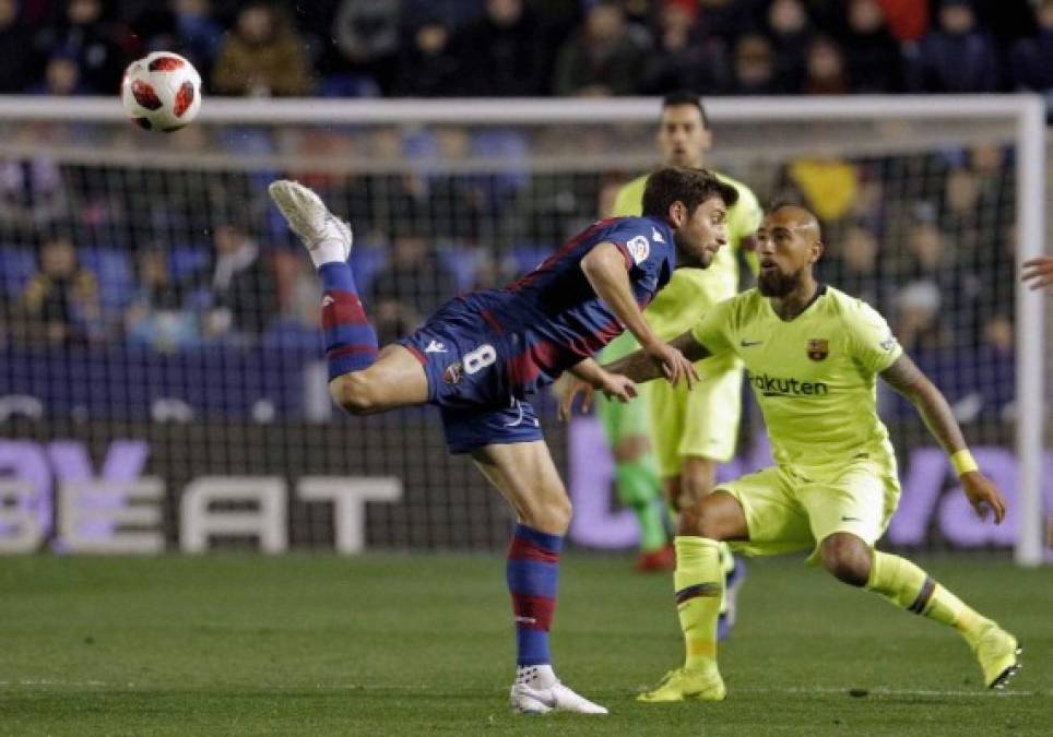 El Levante dio la sorpresa al bajarse al Barcelona en la ida de octavos de final de Copa del Rey.