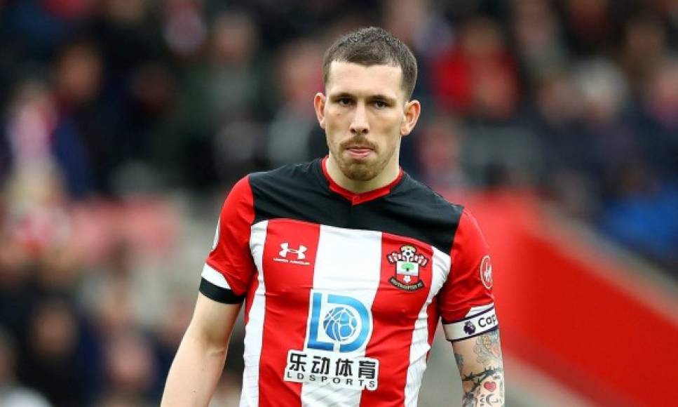 Según publica el 'Daily Telegraph', el Tottenham de Mourinho está muy cerca de conseguir el fichaje del jugador del Southampton, Pierre-Emile Hojbjerg. El centrocampista acaba contrato con su club el 30 de junio de 2021 y ya ha declarado que desea cambiar de aires en un futuro a corto plazo. De hecho esa afirmación llevó al Southampton a retirarle el brazalete de capitán del equipo.