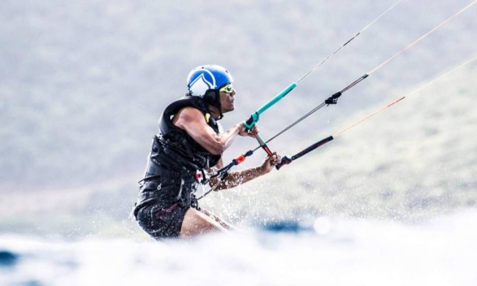 El exmandatario contó que el Servicio Secreto le prohibió practicar todo tipo de deportes extremos durante los 8 años de su presidencia, por lo que regresar a practicar el kitesurfing fue 'una experiencia sumamente gratificante'.