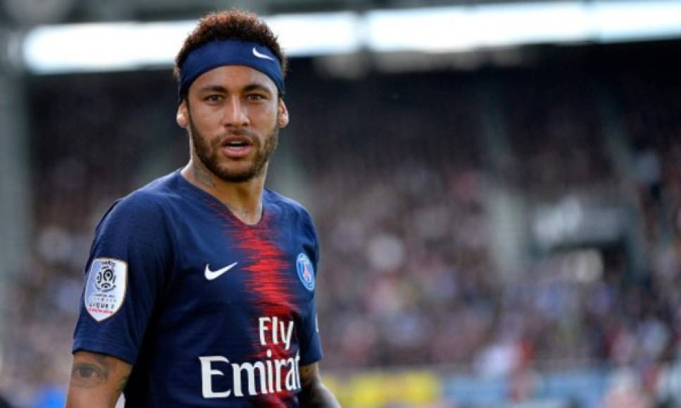 En el PSG le han abierto la puerta de salida al delantero brasileño Neymar y la prensa francesa ha revelado los futbolistas que tiene en agenda el club parisino para reemplazar al crack sudamericano.