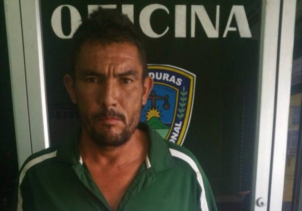 Ángel Gabriel Sandoval fue detenido por los fiscales de Puerto Cortés por el delito de violencia intrafamiliar.