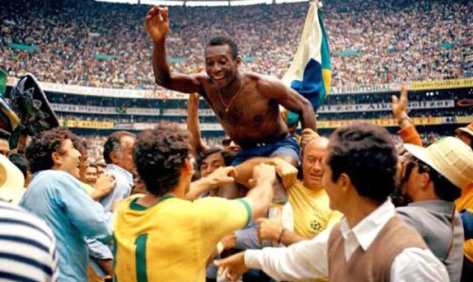 Mundial de México 1970 - En el año 1970, en el Mundial disputado en México, Brasil sería nuevamente la campeona, sumando tres entorchados mundiales en las últimas cuatro citas disputadas. En la final, celebrada en el estadio Azteca, la Canarinha pasó por encima de Italia con un 4-1 sin paliativos. El Brasil del 70' siempre será considerado uno de los mejores equipos de la historia.