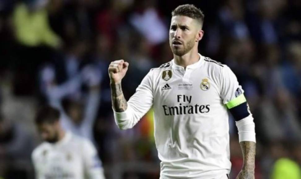 La noticia del día que hace temblar los cimientos del estadio Santiago Bernabéu. Sergio Ramos (33 años) estaría replanteándose su futuro en vista de situaciones de dentro del club “que no le han gustado” y que le han provocado “un desgaste”, según informó el programa El Chiringuito. El enfrentamiento del capitán madridista es con Florentino Pérez, con el que tuvo una discusión cara a cara en el vestuario en la triste noche del 5 de marzo, tras la humillante derrota ante el Ajax que dejó al Madrid fuera de la Champions.