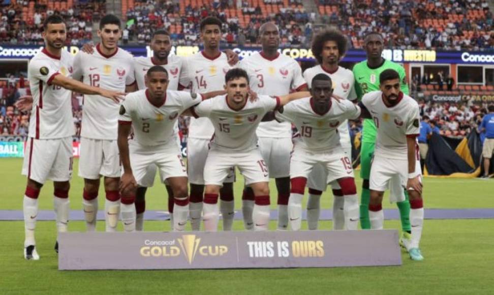 Catar es el rival de Honduras en lo que será el cierre de la fase de grupos de la Copa Oro. Los qataí han sido grata sorpresa en lo que va de la competencia y antes de iniciar el torneo recibieron una acusación por parte de los panameños. Fotos Twitter @QFA_EN y AFP.